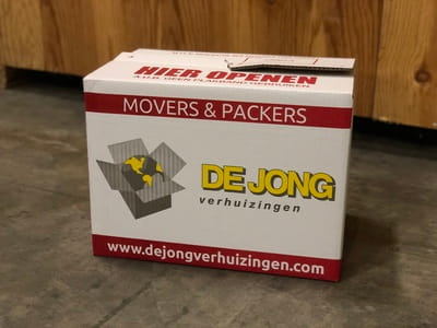 Verhuisdoos van De Jong Verhuizingen voor professioneel verhuizen en inpakken.